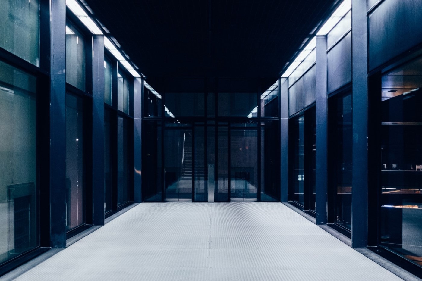 Datacentre_Corridor
